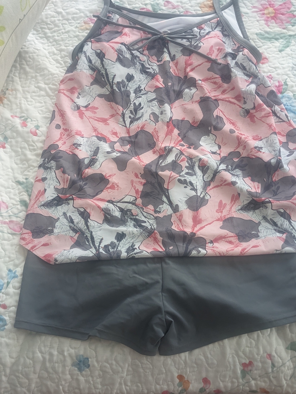 Women’s Pink Floral Tankini Set with Gray Shorts L NWOT